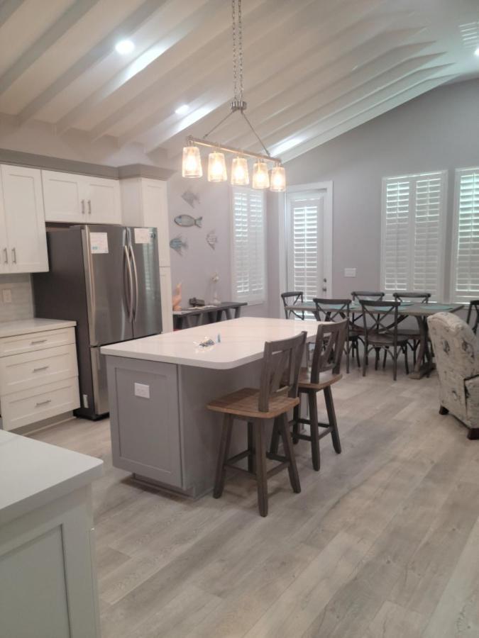 Venture Out 600 Seabreeze Dr Comes With Golf Cart